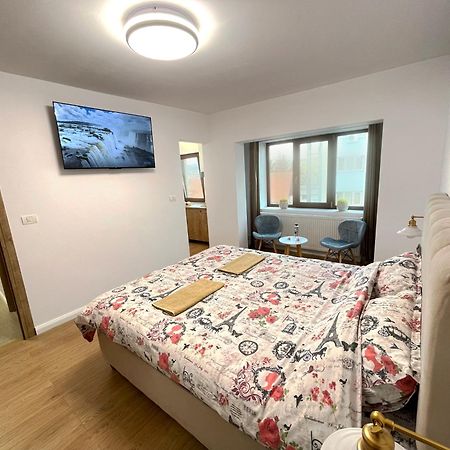 Central Residence Тыргу-Жиу Экстерьер фото