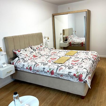 Central Residence Тыргу-Жиу Экстерьер фото