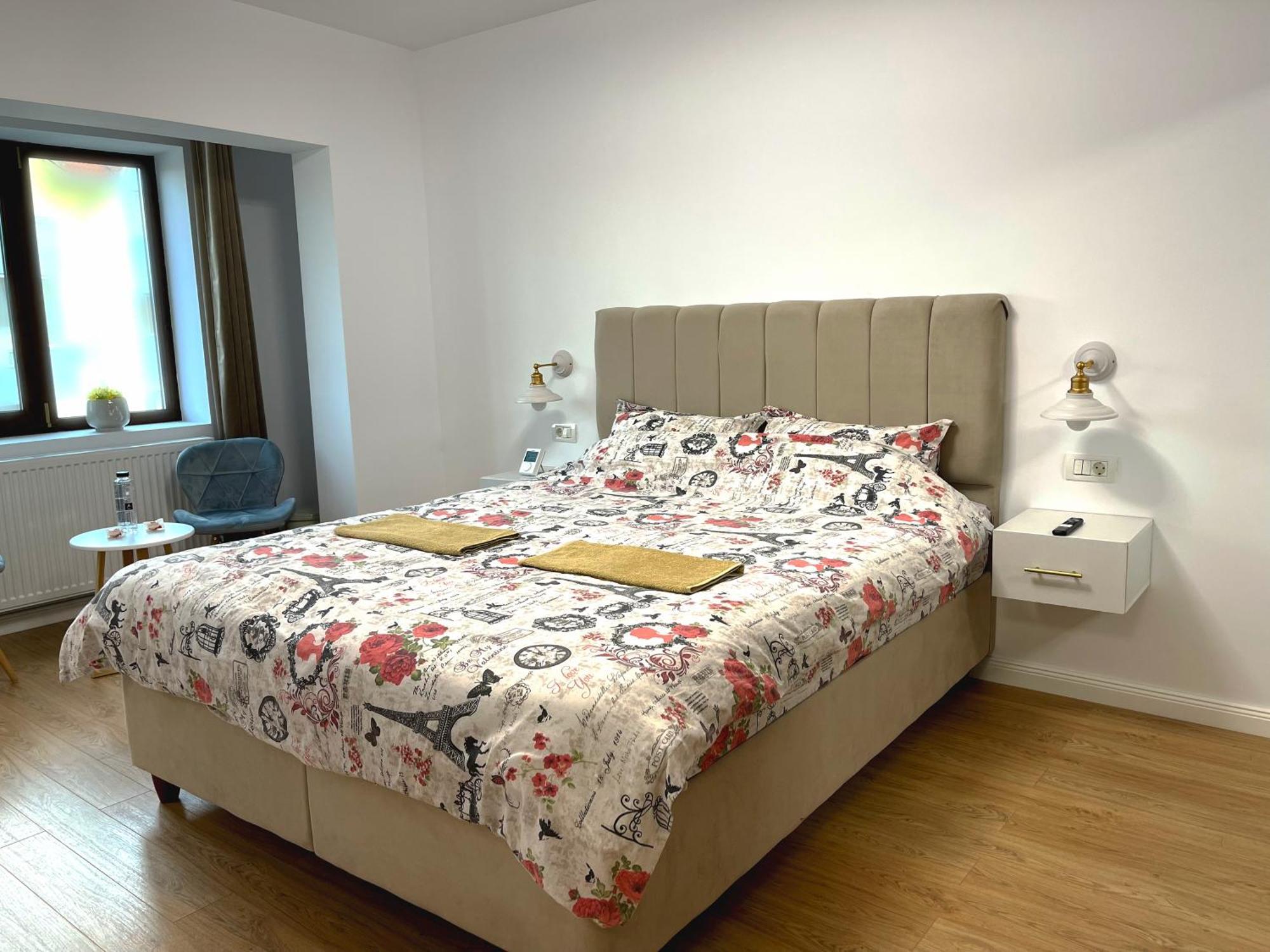 Central Residence Тыргу-Жиу Экстерьер фото