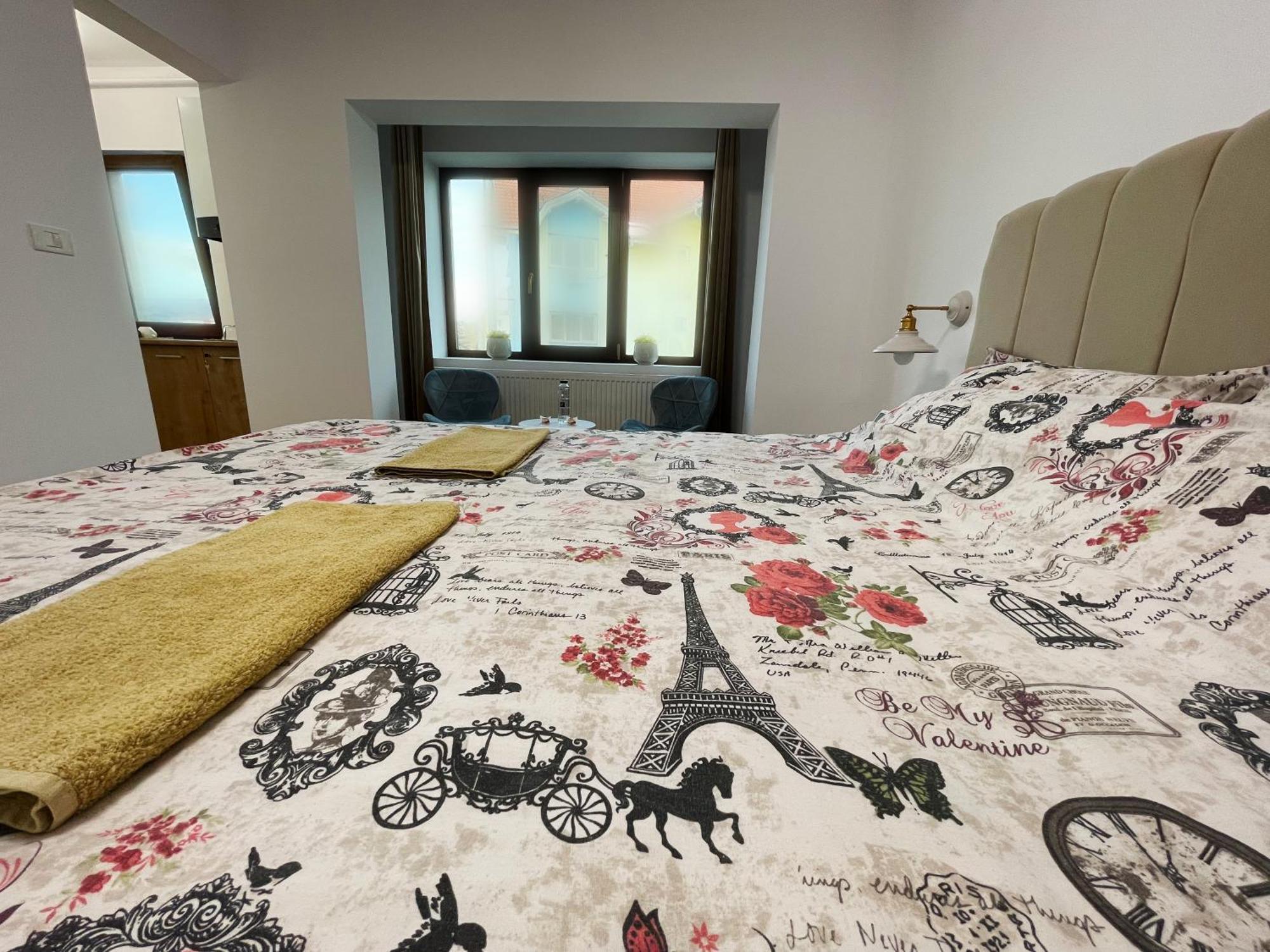 Central Residence Тыргу-Жиу Экстерьер фото